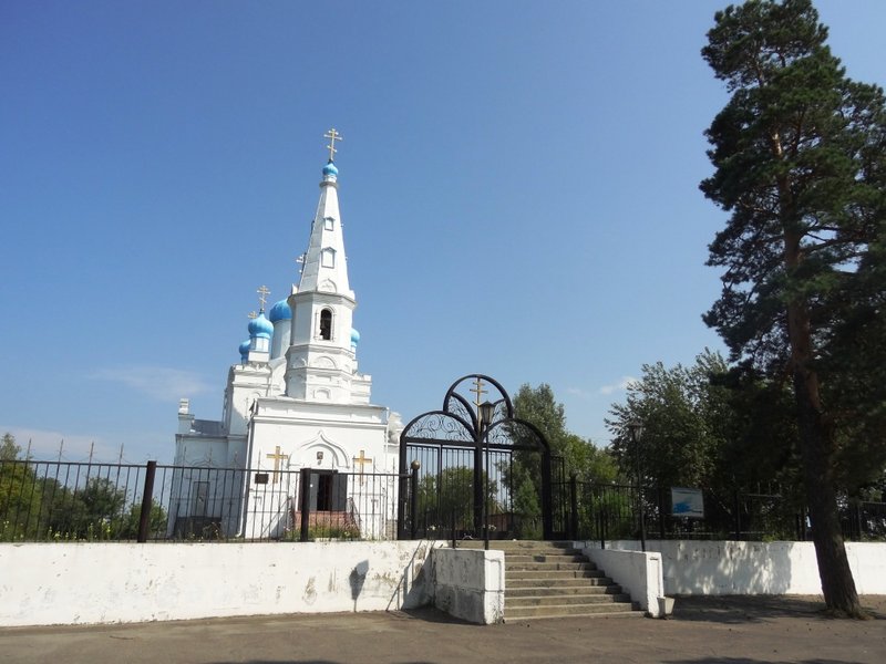  познакомились с
достопримечательностями этого скорее всего дачного поселка