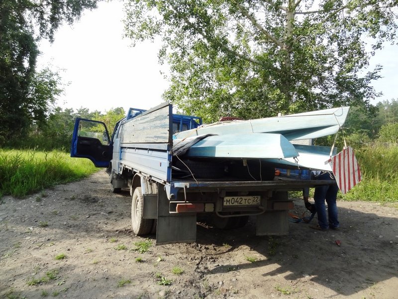 В 6-30 загрузили кучу вещей в машину и домой. 

