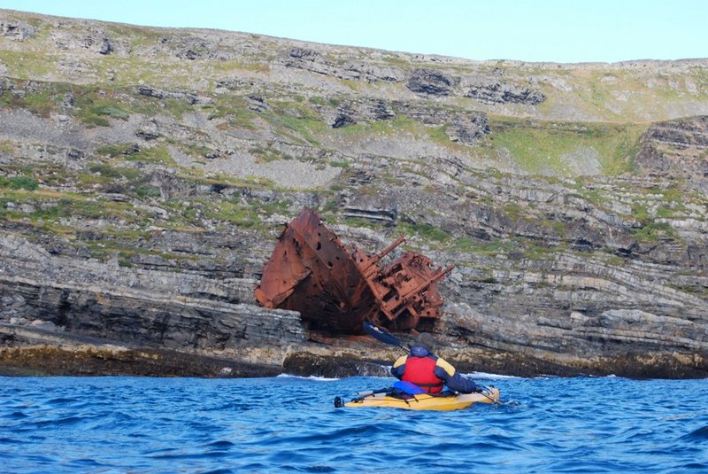 Баренцево море, на морских каяках вокруг полуостровов Средний и Рыбачий. Август 2013.