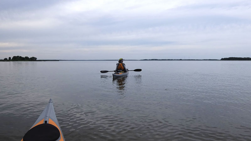 Волга позади уже не видна. Здравствуй, Костромское водохранилище!