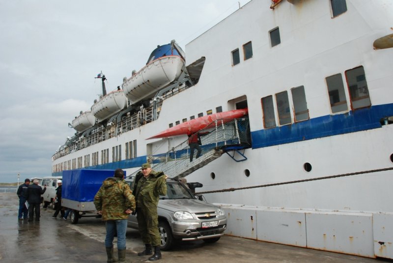 Потом по совету Виктора Васильевича расположились на соседнем неиспользуемом причале и не спеша приступили к сборам. Благодаря пограничникам времени на сборы у нас аж 4 часа. 