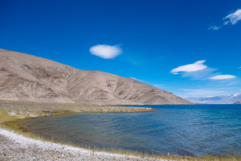 Наиболее удобной для высадки оказалась мель, напротив устья сухого
сейчас ручья. Наиболее удобной для высадки оказалась мель, напротив устья сухого
сейчас ручья.