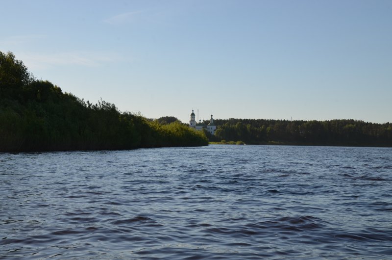 Церковь в деревне Мыс. До Тотьмы остается совсем немного. 