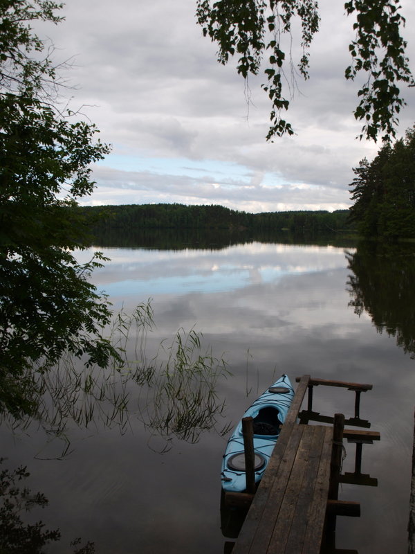 В первый же вечер выход на воду, 10 дней совсем другой жизни впереди. 