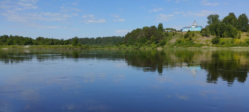 Впадение реки Уфтюга.