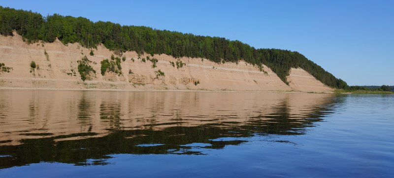 Еще один удивительный откос. Дает повод пофантазировать 