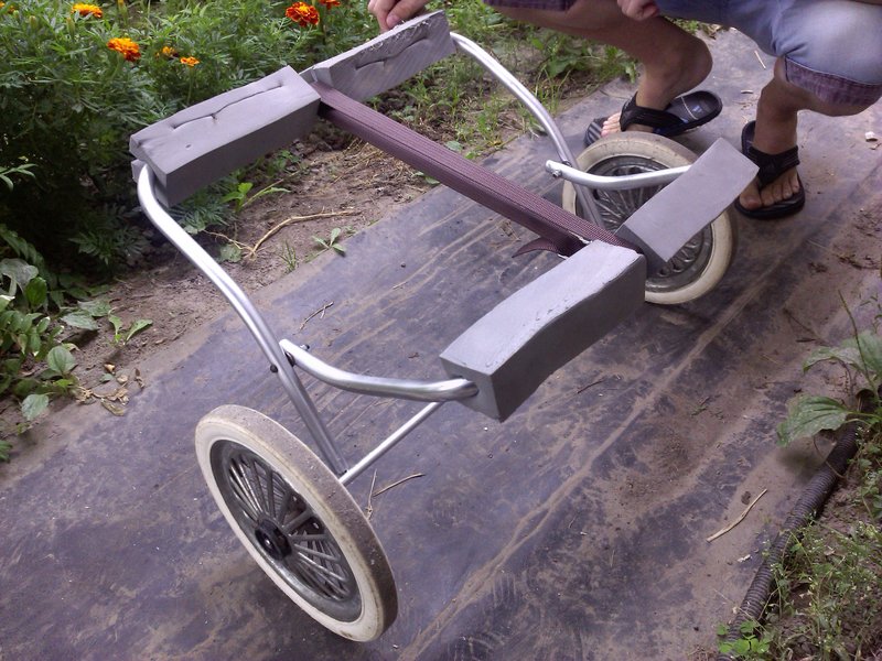 Самодельная коляска. Тележка для лодки из велосипедных колес. Телега для ПВХ лодки из велосипедных колес. Самодельная тележка из фанеры.